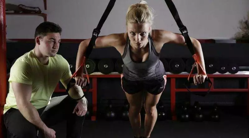 Schlüsselwörter: Frau, Mann, Fitnessstudio